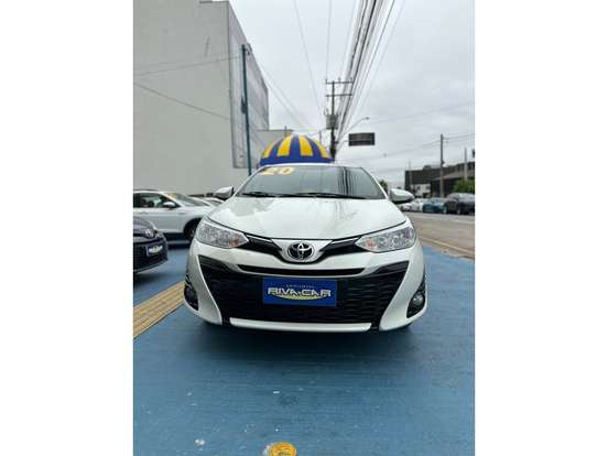 TOYOTA-YARIS-2020