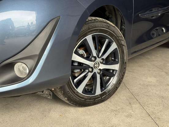 TOYOTA-YARIS-2021