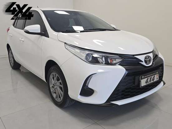 TOYOTA-YARIS-2023