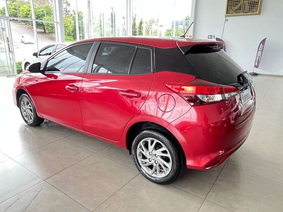 TOYOTA-YARIS-2024