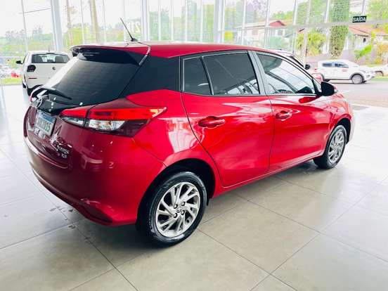 TOYOTA-YARIS-2024