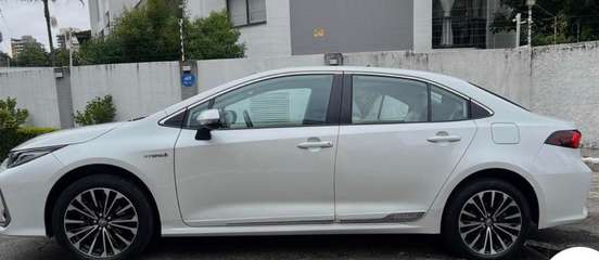 TOYOTA-COROLLA-2024