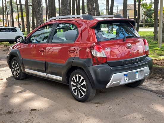 TOYOTA-ETIOS-1.5 XLS 16V FLEX 4P MANUAL TOYOTA-ETIOS-2014