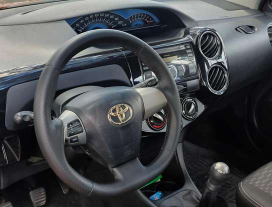 TOYOTA-ETIOS-2014
