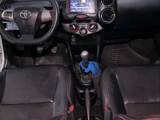 TOYOTA-ETIOS-1.5 XLS 16V FLEX 4P MANUAL TOYOTA-ETIOS-2013