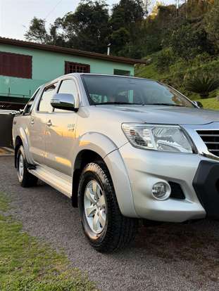 TOYOTA-HILUX-2012