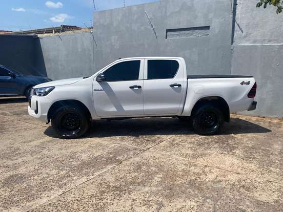 TOYOTA-HILUX-2.8 D-4D TURBO DIESEL CD POWER PACK 4X4 AUTOMÁTICO TOYOTA-HILUX-2025