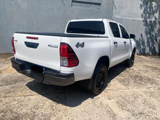 TOYOTA-HILUX-2025