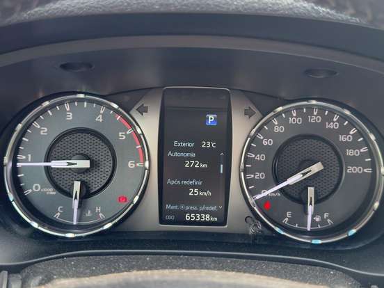 TOYOTA-HILUX-2.8 D-4D TURBO DIESEL CD SR 4X4 AUTOMÁTICO TOYOTA-HILUX-2024