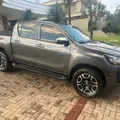 TOYOTA HILUX 2.8 D-4D TURBO DIESEL CD SRV 4X4 AUTOMÁTICO TOYOTA HILUX 2.8 D-4D TURBO DIESEL CD SRV 4X4 AUTOMÁTICO