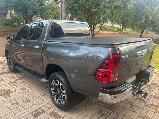 TOYOTA-HILUX-2021