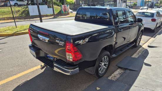 TOYOTA-HILUX-2018