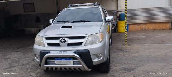 TOYOTA-HILUX-2006