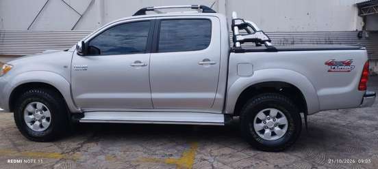 TOYOTA-HILUX-2006