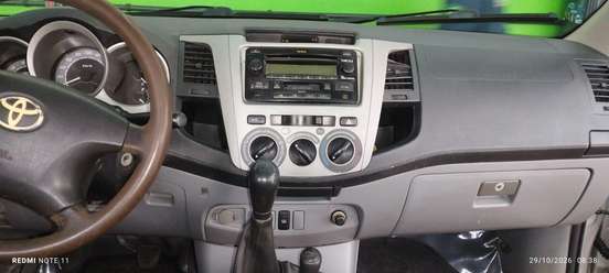 TOYOTA-HILUX-2006