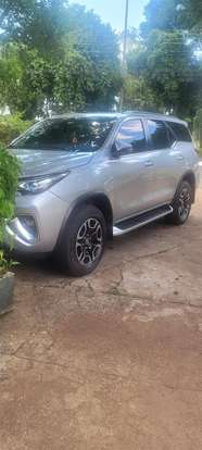 TOYOTA-HILUX SW4-2020