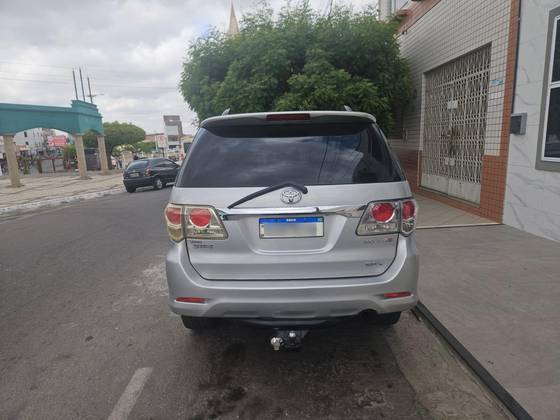 TOYOTA HILUX SW4 3.0 SRV 4X4 7 LUGARES 16V TURBO INTERCOOLER DIESEL 4P AUTOMÁTICO