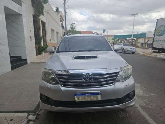 TOYOTA-HILUX SW4-3.0 SRV 4X4 7 LUGARES 16V TURBO INTERCOOLER DIESEL 4P AUTOMÁTICO TOYOTA-HILUX SW4-2013