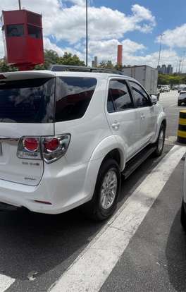 TOYOTA-HILUX SW4-2012