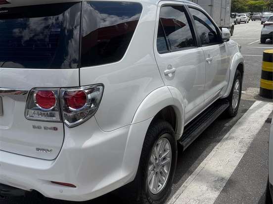 TOYOTA-HILUX SW4-3.0 SRV 4X4 7 LUGARES 16V TURBO INTERCOOLER DIESEL 4P AUTOMÁTICO TOYOTA-HILUX SW4-2012