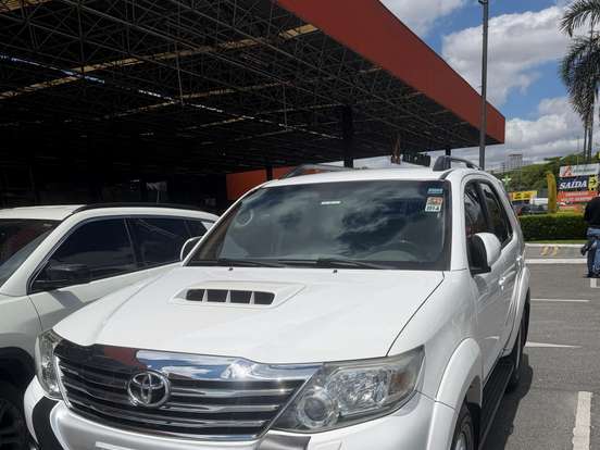 TOYOTA-HILUX SW4-3.0 SRV 4X4 7 LUGARES 16V TURBO INTERCOOLER DIESEL 4P AUTOMÁTICO TOYOTA-HILUX SW4-2012
