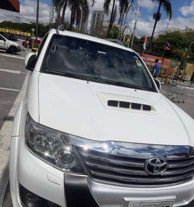 TOYOTA-HILUX SW4-2012