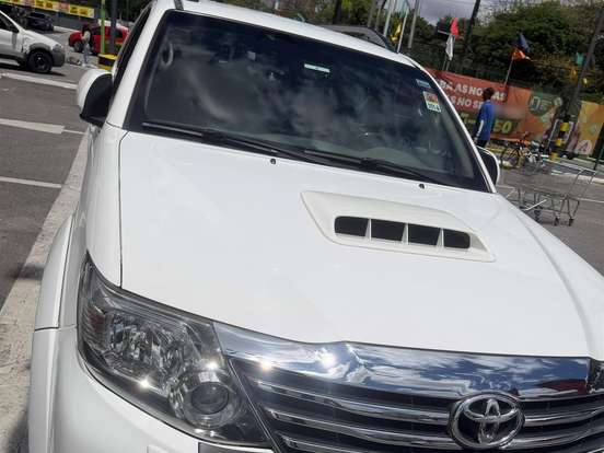 TOYOTA-HILUX SW4-3.0 SRV 4X4 7 LUGARES 16V TURBO INTERCOOLER DIESEL 4P AUTOMÁTICO TOYOTA-HILUX SW4-2012