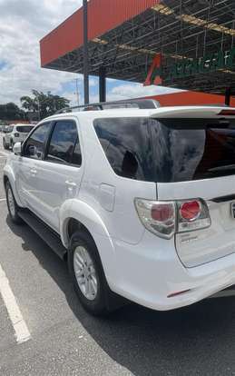 TOYOTA-HILUX SW4-2012