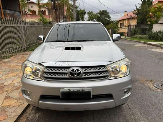 TOYOTA-HILUX SW4-2011