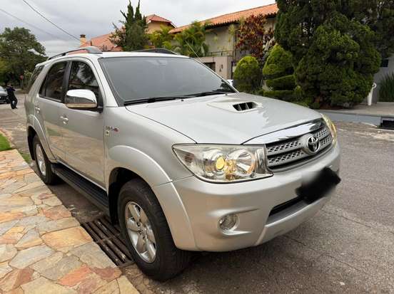 TOYOTA-HILUX SW4-3.0 SRV 4X4 7 LUGARES 16V TURBO INTERCOOLER DIESEL 4P AUTOMÁTICO TOYOTA-HILUX SW4-2011