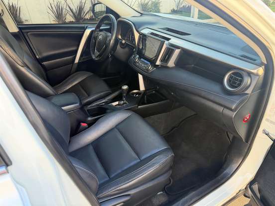 TOYOTA-RAV4-2015
