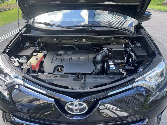 TOYOTA-RAV4-2018