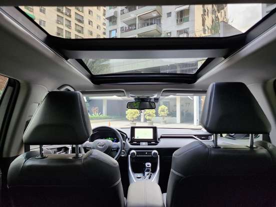 TOYOTA-RAV4-2024