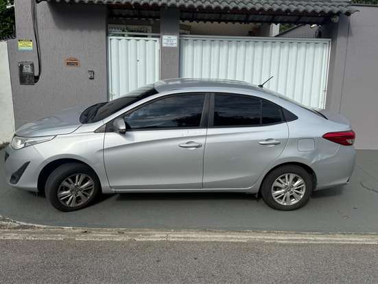 TOYOTA-YARIS-2019