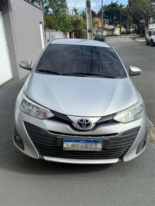 TOYOTA-YARIS-2019