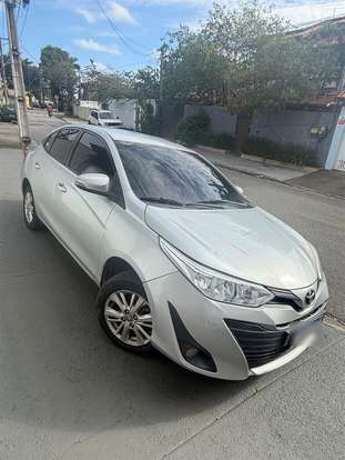 TOYOTA-YARIS-2019