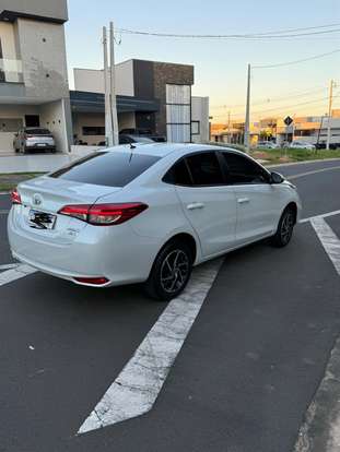 TOYOTA-YARIS-2024