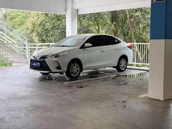 TOYOTA-YARIS-2022