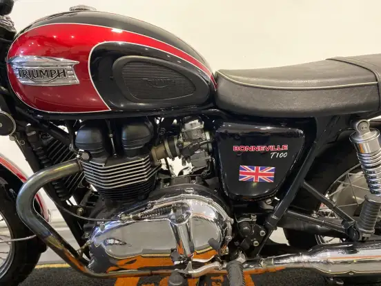 TRIUMPH-BONNEVILLE T 100 865 TRIUMPH-BONNEVILLE T 100 865-2013