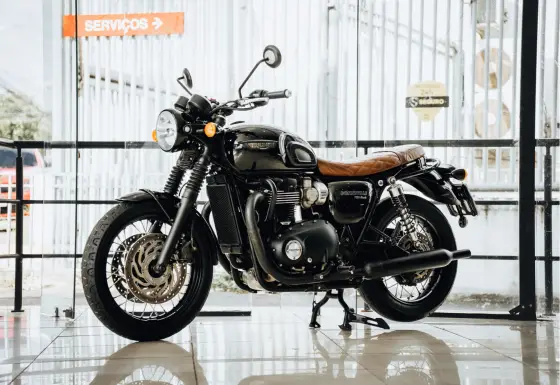 TRIUMPH BONNEVILLE T120 BLACK 1200 