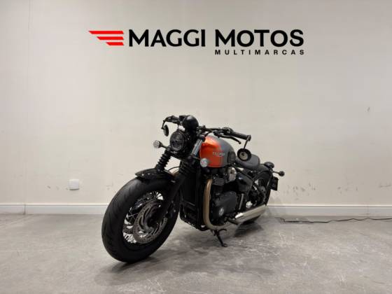 TRIUMPH BONNEVILLE BOBBER 1200 