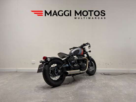 TRIUMPH-BONNEVILLE BOBBER 1200-2024