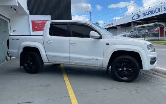 VOLKSWAGEN-AMAROK-2016