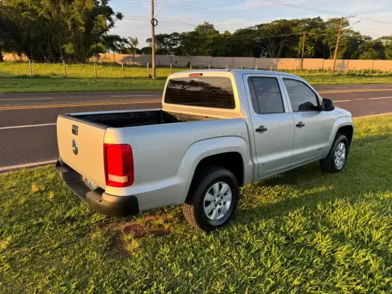 VOLKSWAGEN-AMAROK-2014