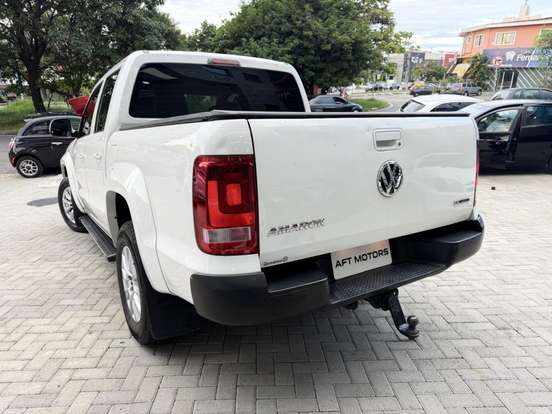VOLKSWAGEN-AMAROK-2021