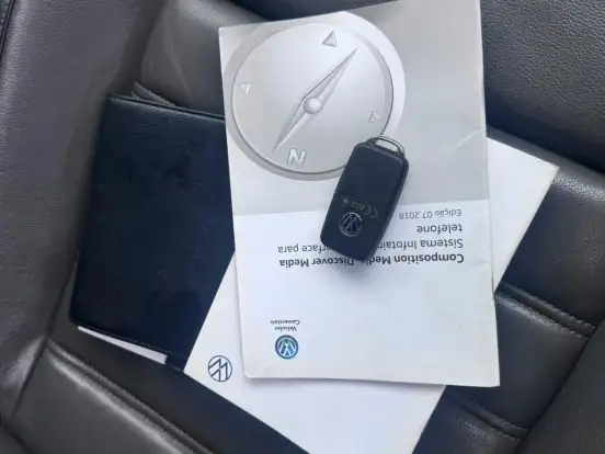 VOLKSWAGEN-AMAROK-2021