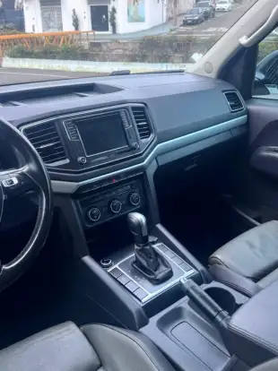 VOLKSWAGEN-AMAROK-2021