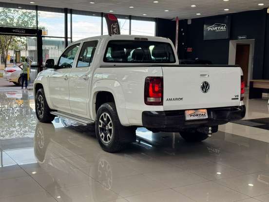 VOLKSWAGEN-AMAROK-2022