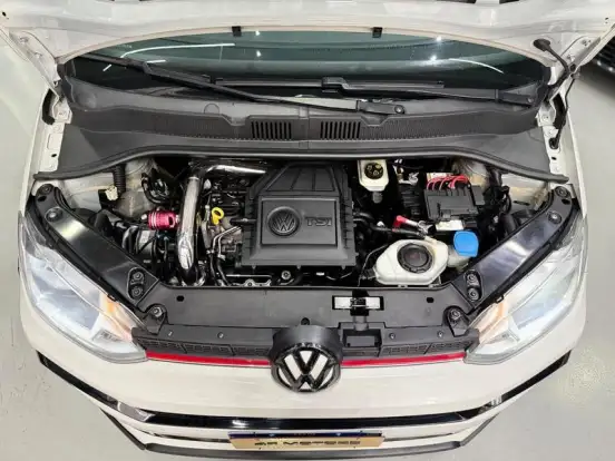 VOLKSWAGEN-CROSS UP-2019