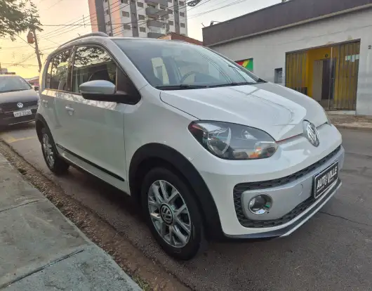 VOLKSWAGEN-CROSS UP-2016